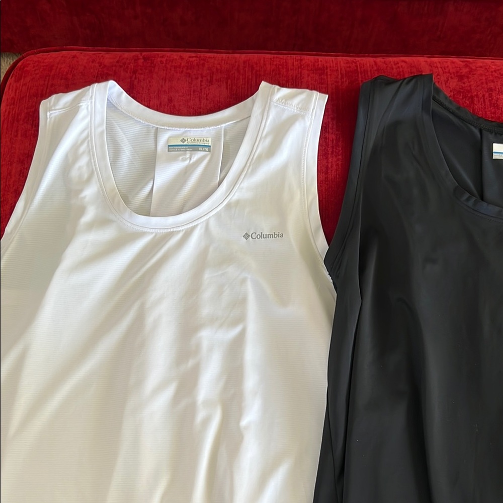 Columbia Women's White and Black Tank Tops